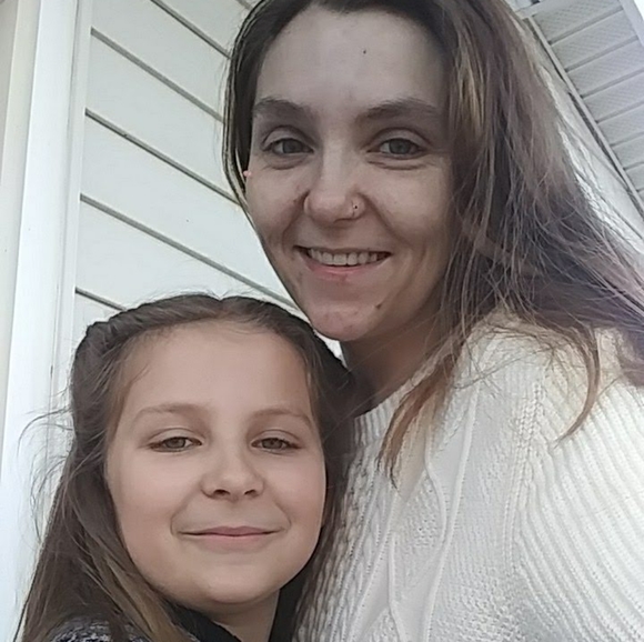 Meet your Posher, Beth - Picture 3 of 3